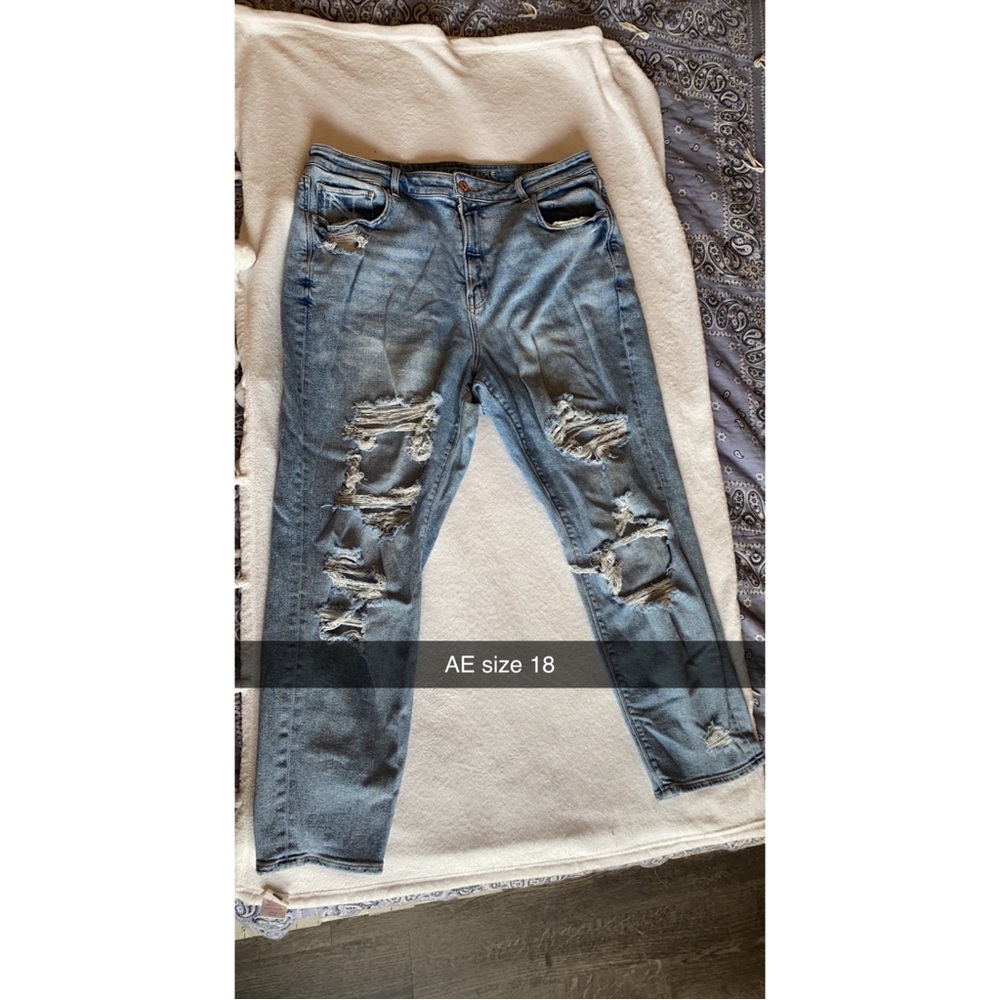 AE mom jean